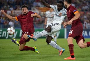 ជំនួប​រវាងក្រុម Roma (ក្រហម) និង ក្រុម CSKA ។ រូបថត AFP