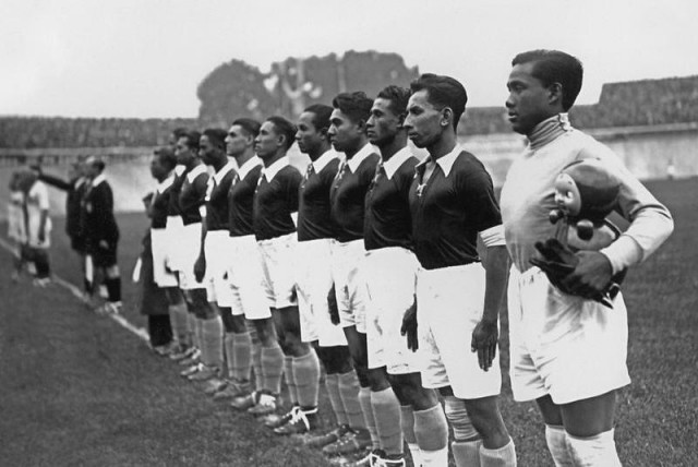 ក្រមកីឡាបាល់ទាត់ជម្រើសជាតិឥណ្ឌូណេស៊ី (Dutch East Indies) ពេលប៉ះហុងគ្រី នៅ FIFA Word Cup 1938