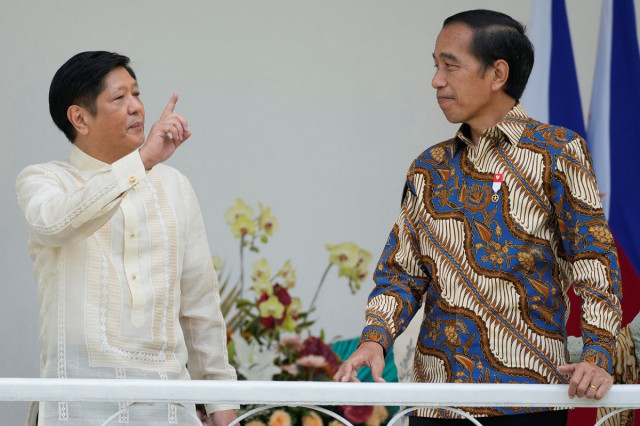 ប្រធានាធិបតីហ្វីលីពីន Ferdinand Marcos Jr. ជួបជាមួយប្រធានាធិបតីឥណ្ឌូណេស៊ី ចូកូ វីដូដូ នៅវិមាន Istana Bogor ។ រូបថត AFP