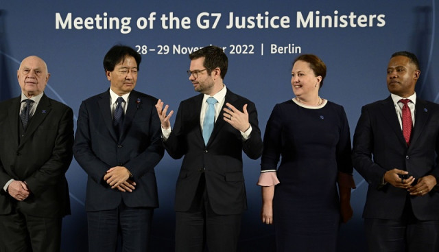 បណ្ដារដ្ឋមន្រ្តីយុត្តិធម៌នៃក្រុមប្រទេស G7 នាជំនួបនៅបែរឡាំង។ រូបថត AFP