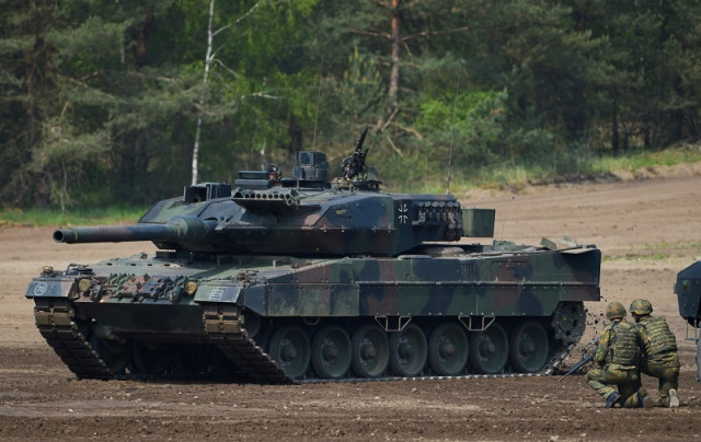 រថក្រោះចម្បាំងរបស់អាល្លឺម៉ង់ Leopard 2 ។ រូបថត AFP