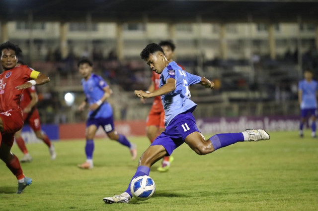 ការប្រកួតក្រុមអគ្គិសនីកម្ពុជា មួយក្រុមកងយោធពលខេមរភូមិន្ទ រូបពី Cambodian Premier League