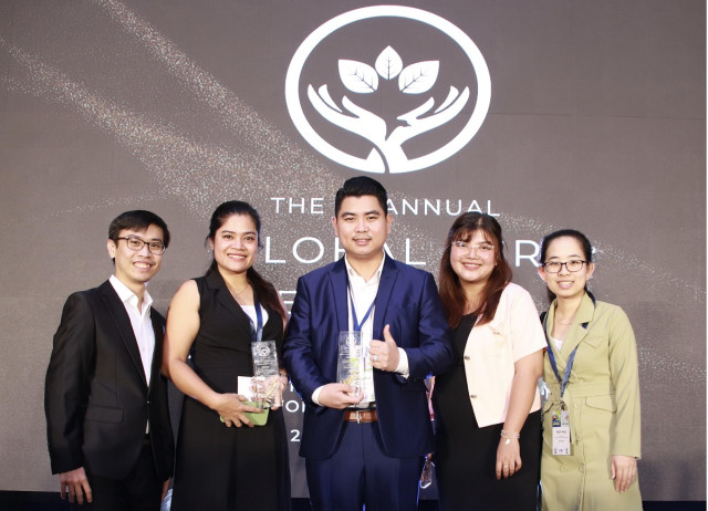 ការទទួលពានរង្វាន់នៅ the 15th Annual Global CSR Summit & Awards នៃទីក្រុងដាណាងប្រទេសវៀតណាម
