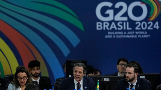 រដ្ឋមន្ត្រីហិរញ្ញវត្ថុប្រេស៊ីល Fernando Haddad ថ្លែងក្នុងកិច្ចប្រជុំរដ្ឋមន្ត្រីហិរញ្ញវត្ថុ G20 នៅប្រស៊ីល ។​ រូបភាព​ ៖ AP 