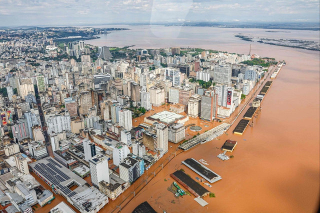 ជ្រុងមួយនៃទីក្រុង Porto Alegre បានលិចនៅថ្ងៃទី៥ ខែឧសភា។ រូបភាព ៖ AFP 